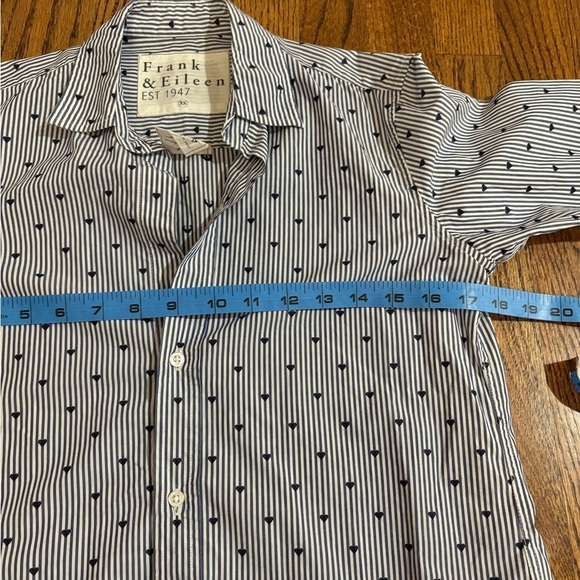 Frank & Eileen | Women Button Down Shirt in Blue Stripe w/ Navy Hearts Sz XS - Picture 10 of 11